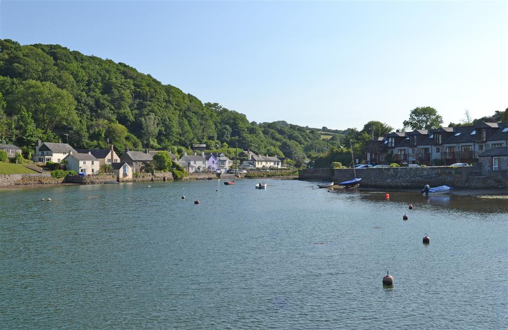 Bridgend, Noss Mayo
