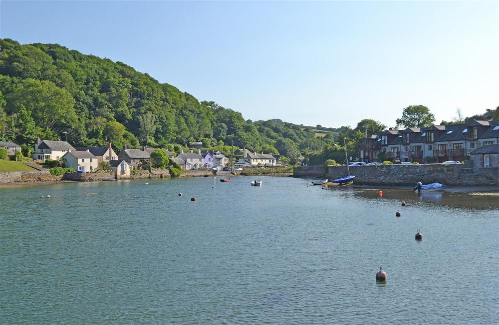 Bridgend, Noss Mayo