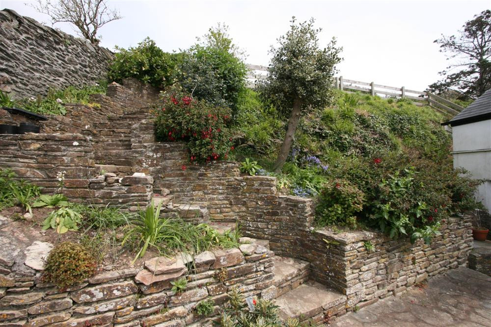 Steps to the rear garden