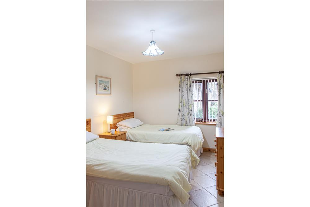 Twin bedroom