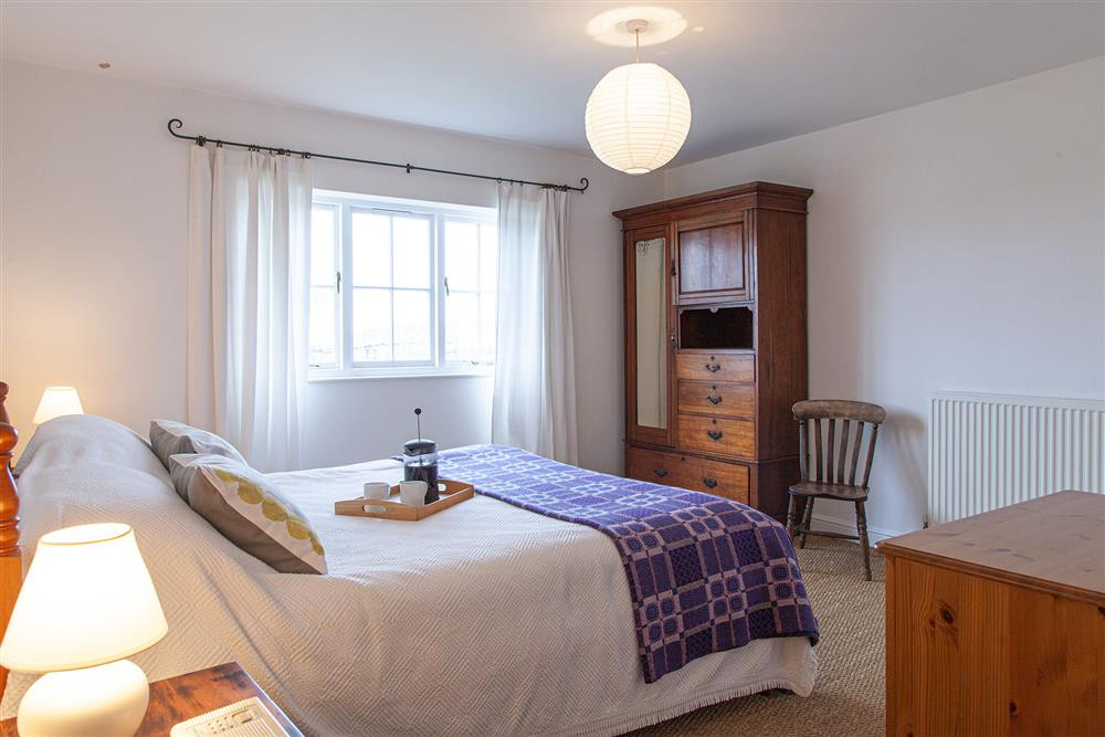 King size bedroom with ensuite