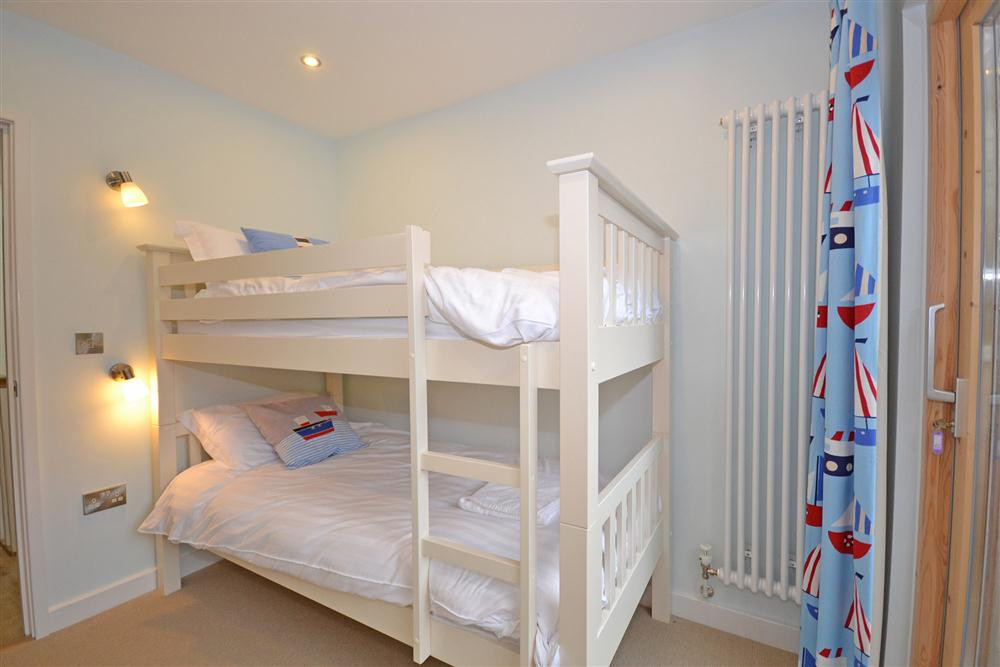 The third bedroom/bunk bedroom