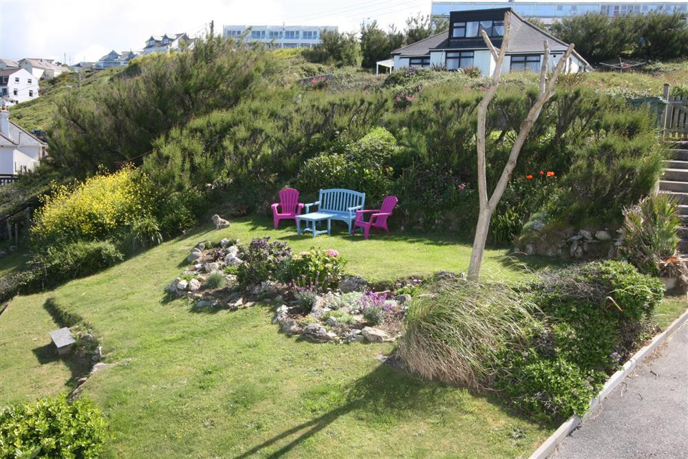 Relaxing garden seating