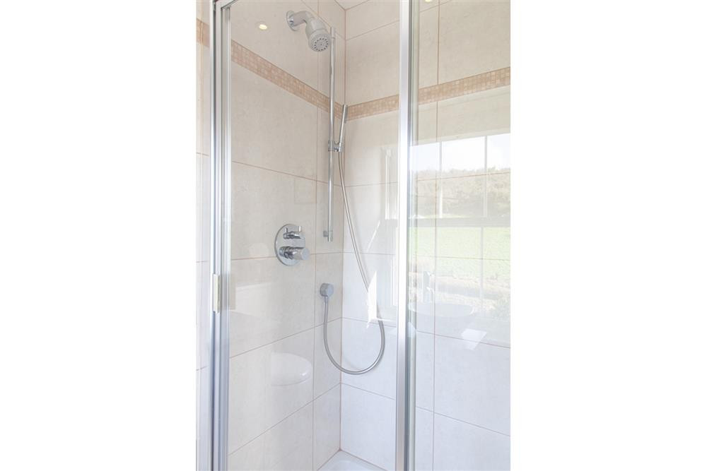 Ensuite shower