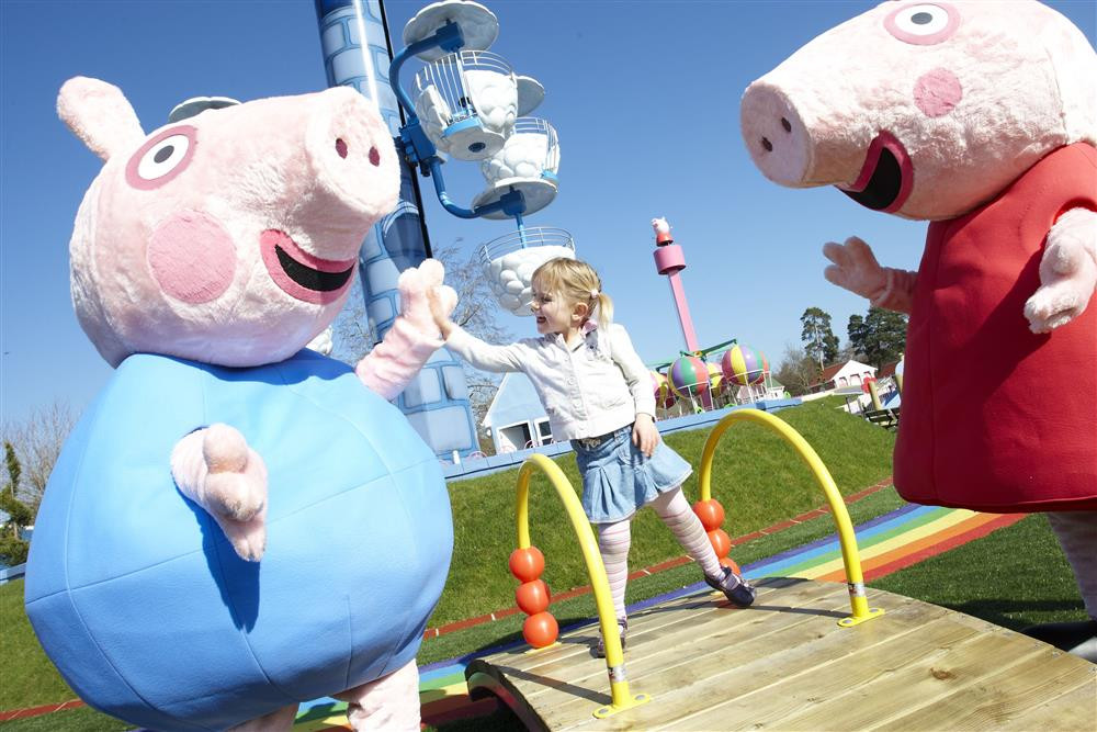 Paultons Park and Peppa Pig World close by
