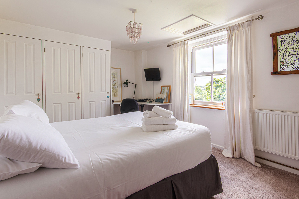 Kingsize Bedroom 
