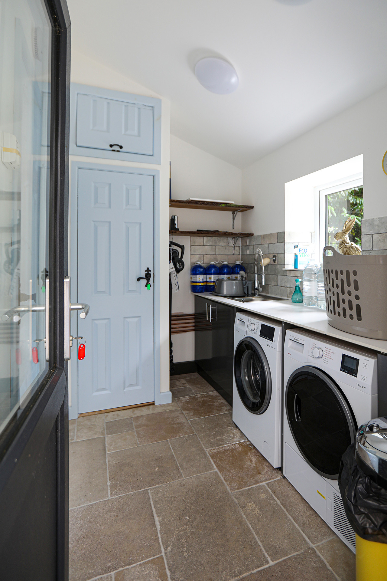 Property image 8 for THC864