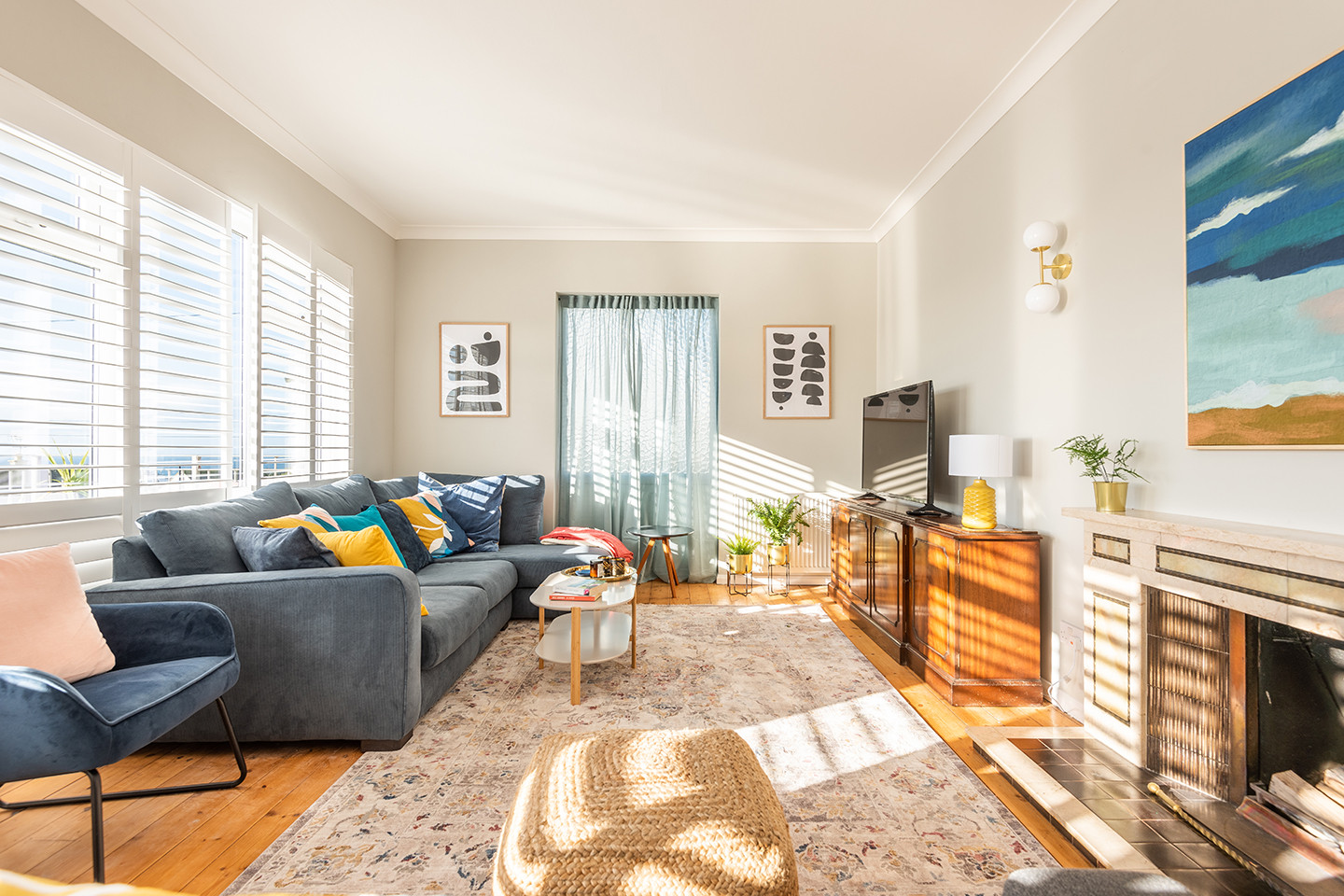 The light and bright lounge 