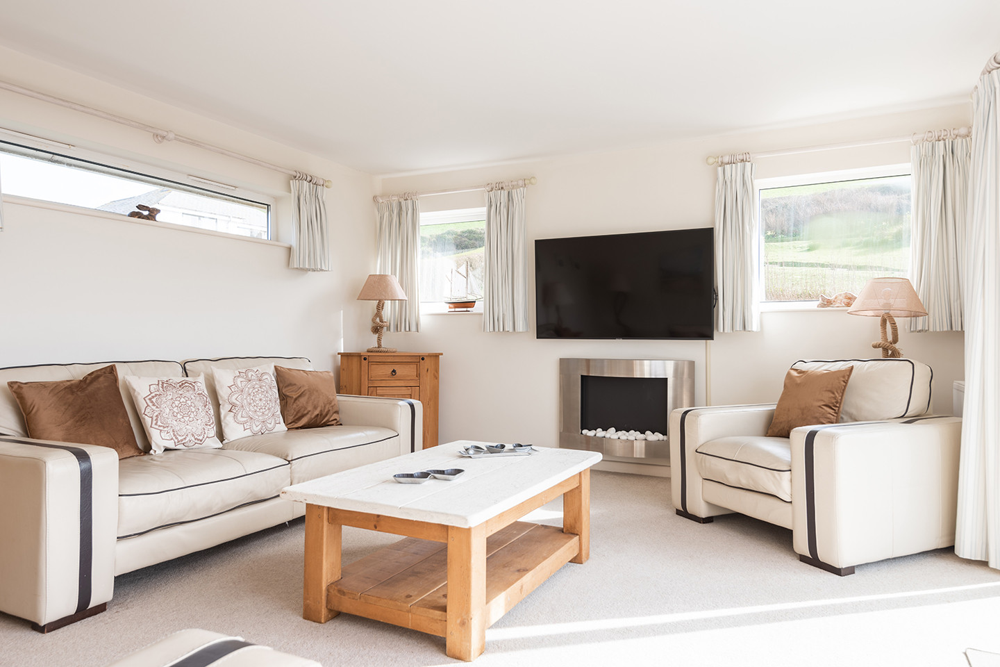 The first floor lounge 