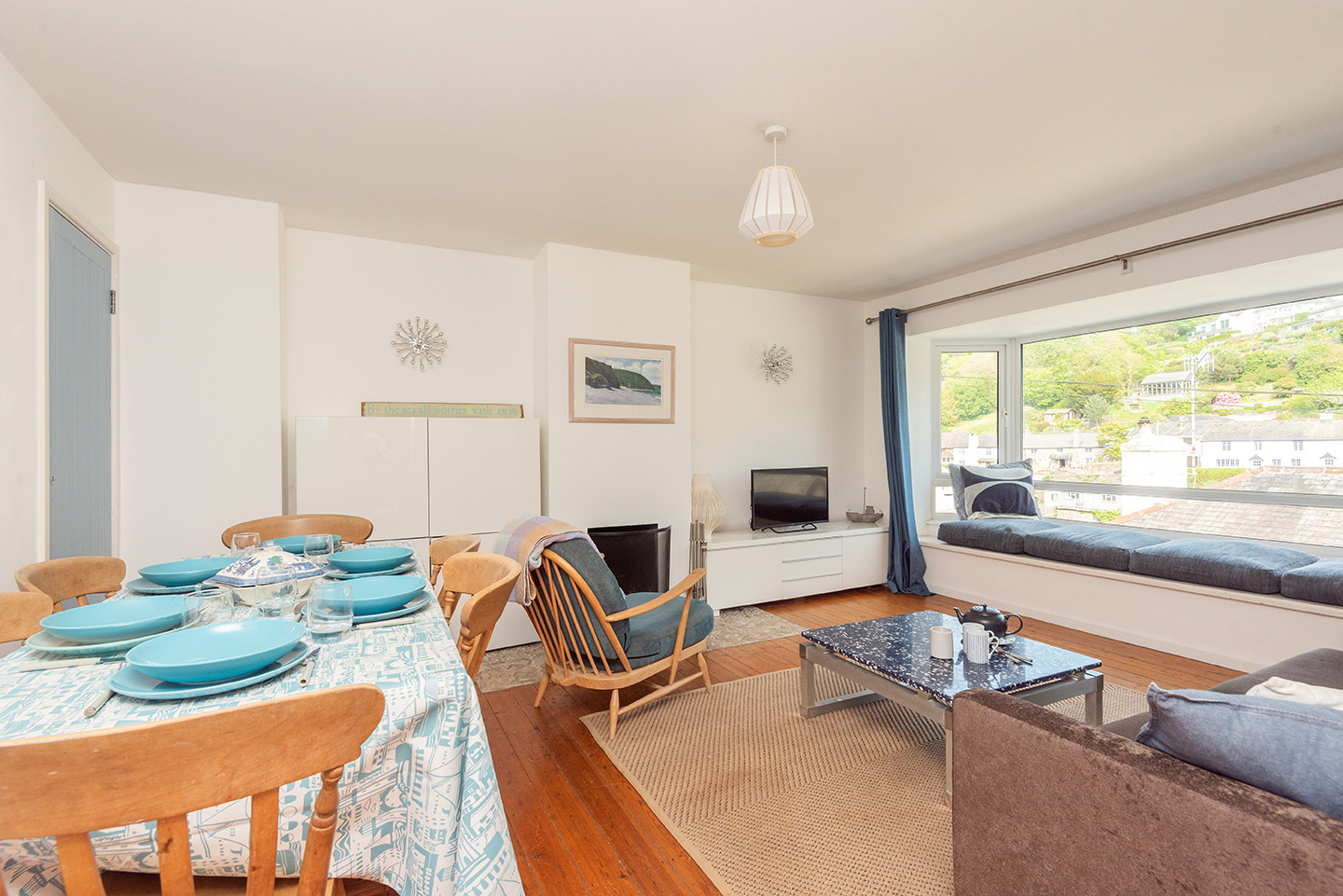 The bright lounge and diner 