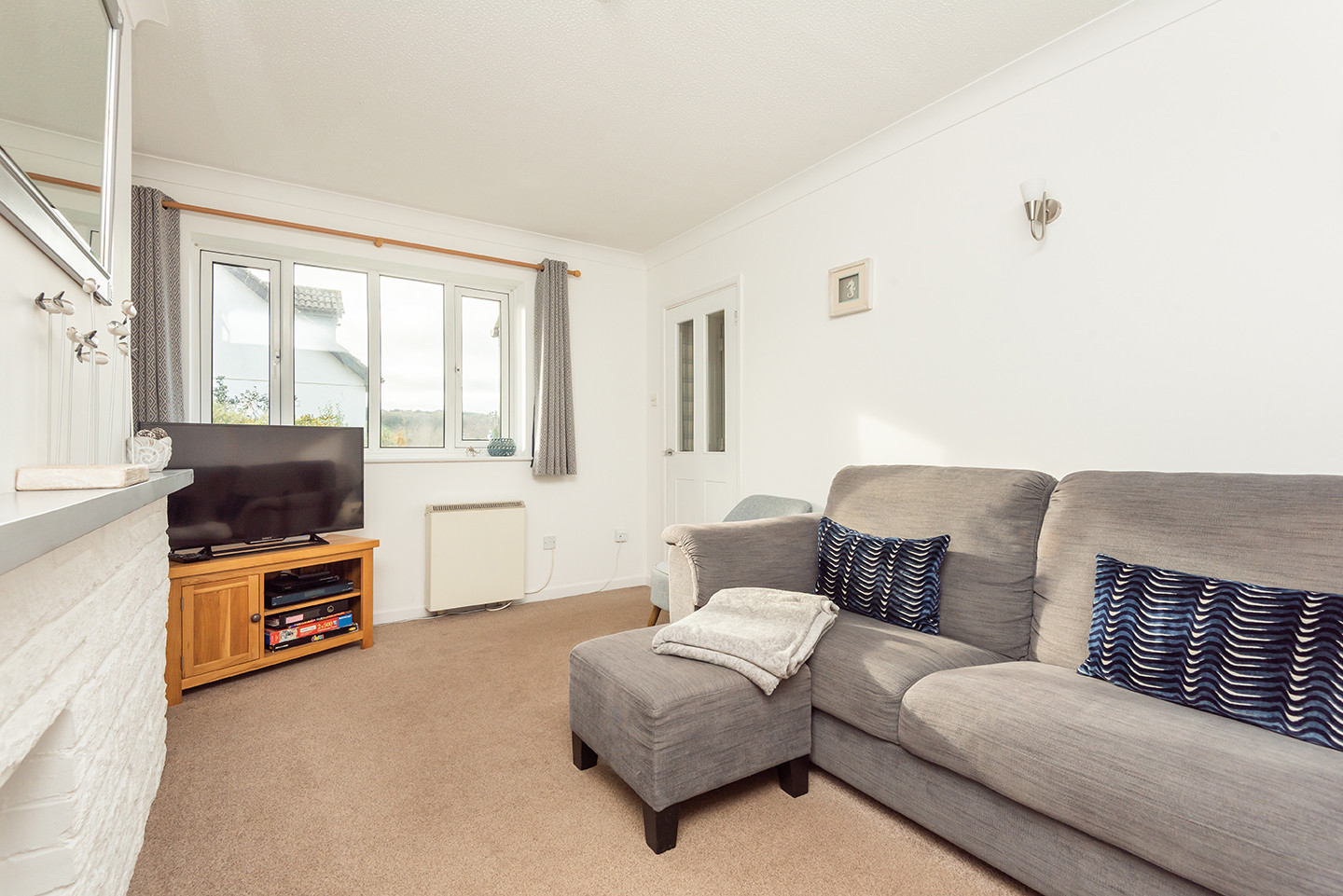 Another view of the comfortable lounge at this holiday home in Chillington, Devon