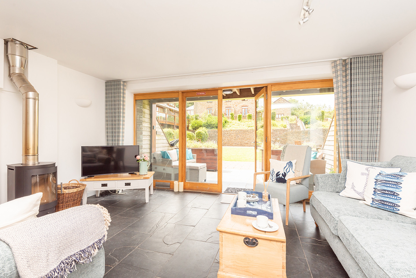 Spacious sitting area with Smart TV