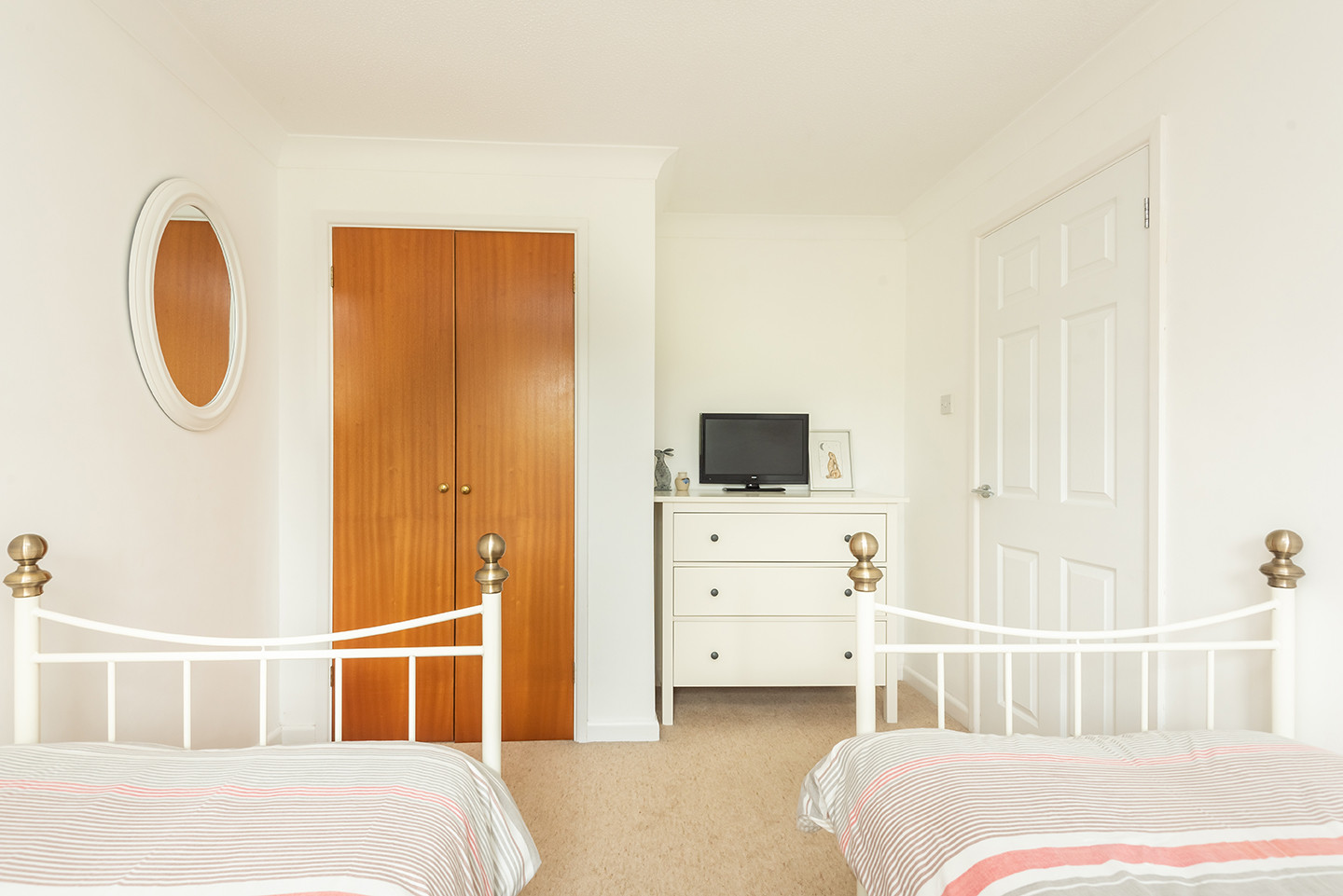 Another view of the twin room