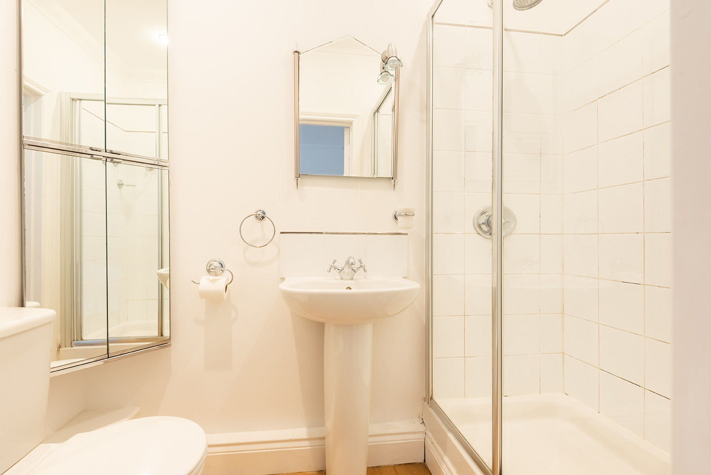 The en suite shower room