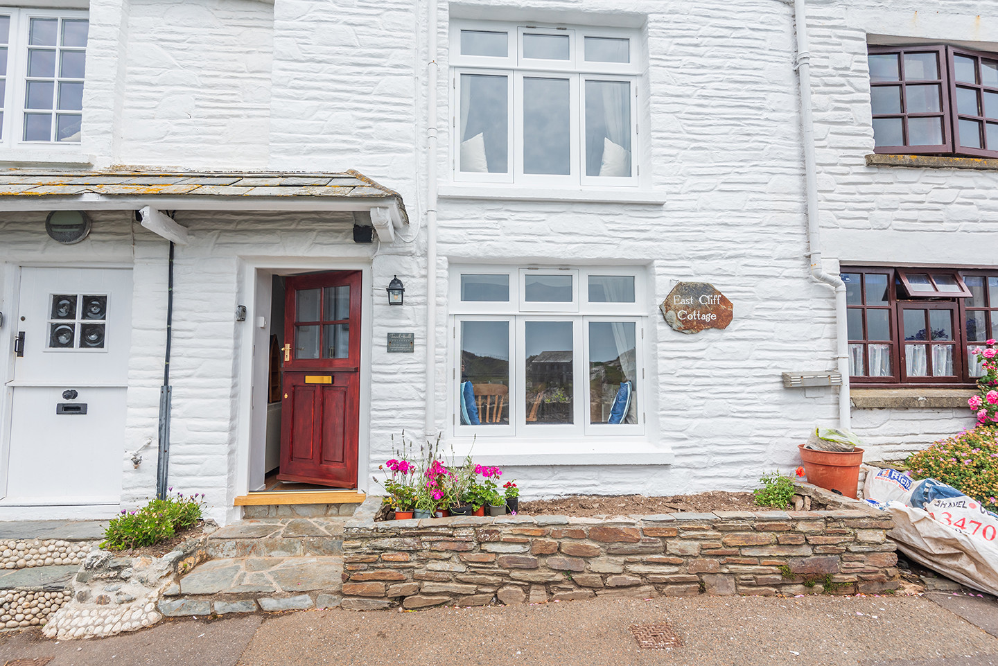 Front View of Eastcliff