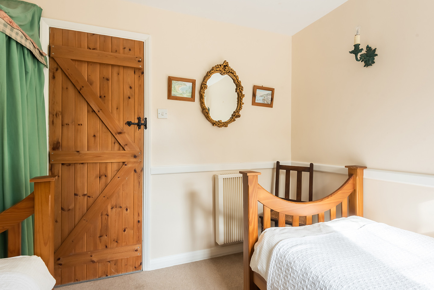 Twin bedroom 