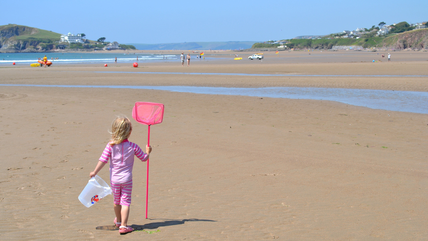 The stunning beach of Bantham is also just 20 minute drive away.