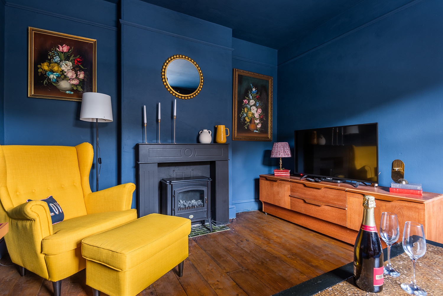 Stylish separate sitting room