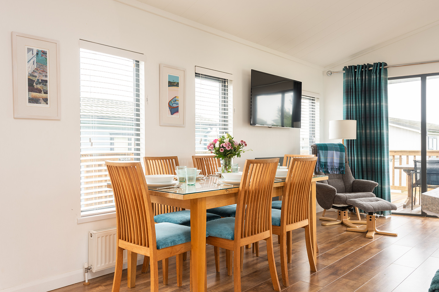 The open plan dining space. Seating for 6.