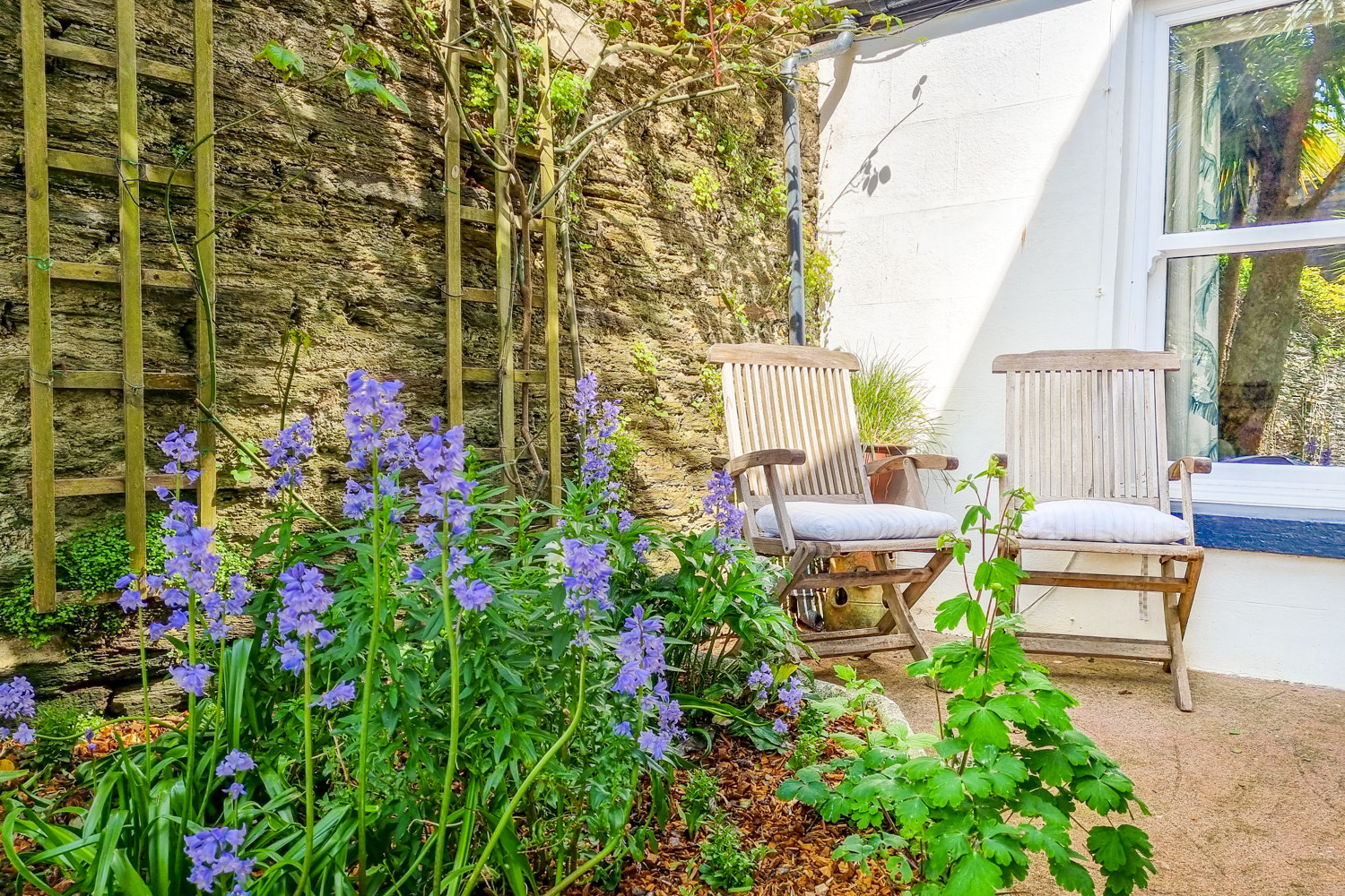 A lovely spot for a relaxing cuppa in the sun!