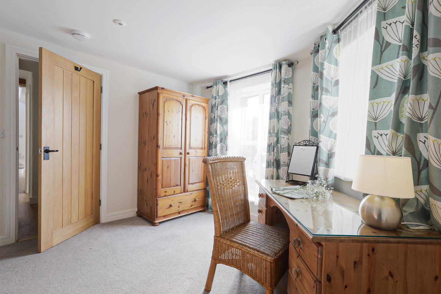 Spacious main bedroom 