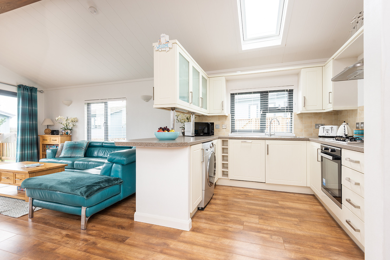 Another view of the kitchen.