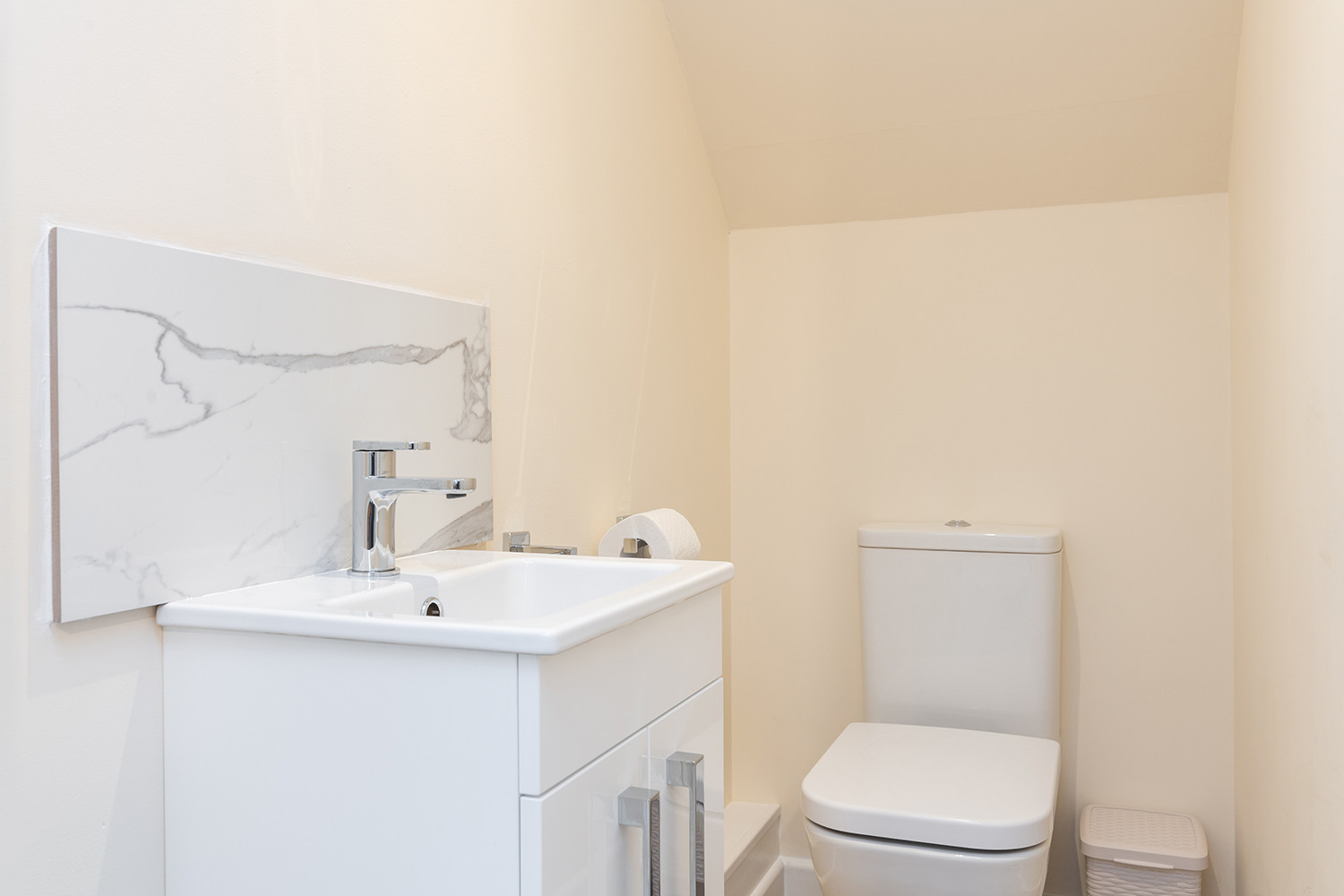 Ensuite to master bedroom