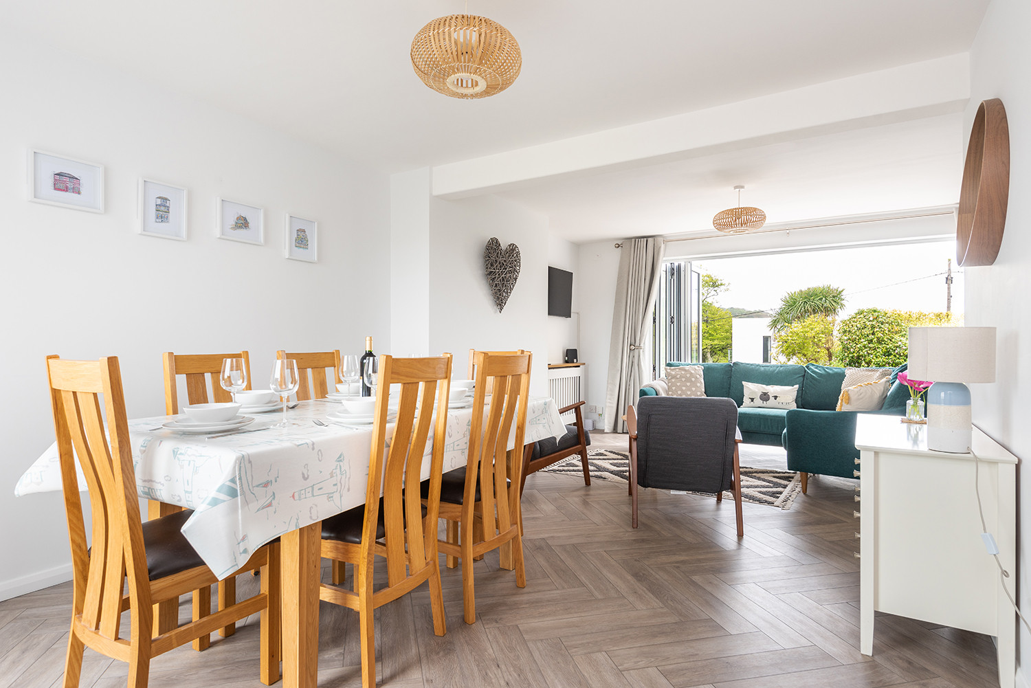 The open plan dining and sitting room area.