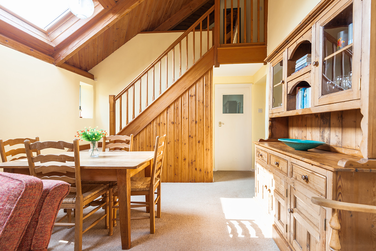 Another look at the dining area 