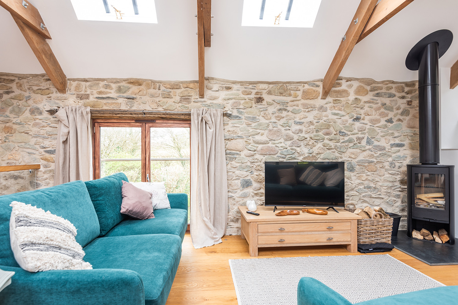 The gorgeous sofa in the lounge 