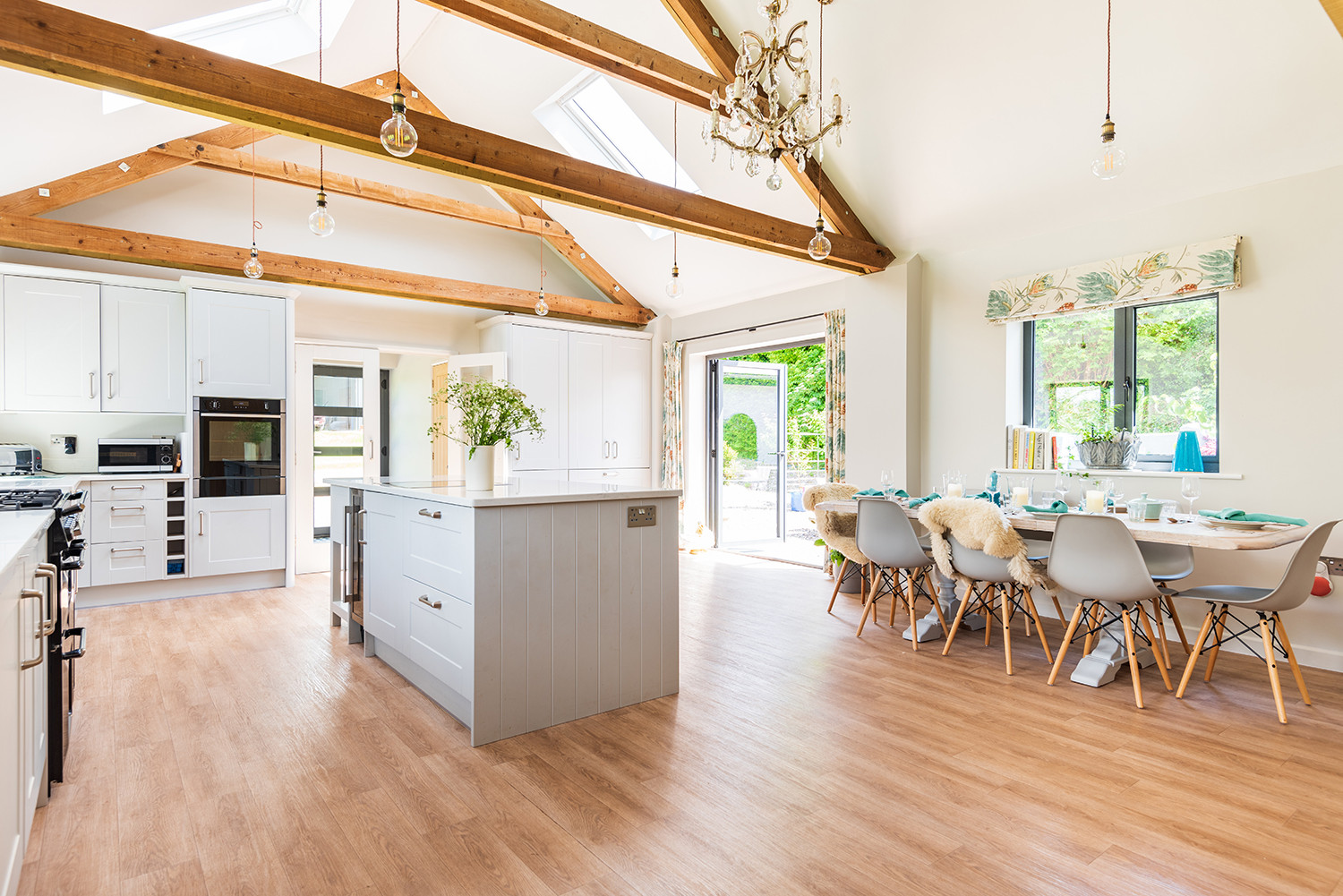 Another look at the kitchen diner 