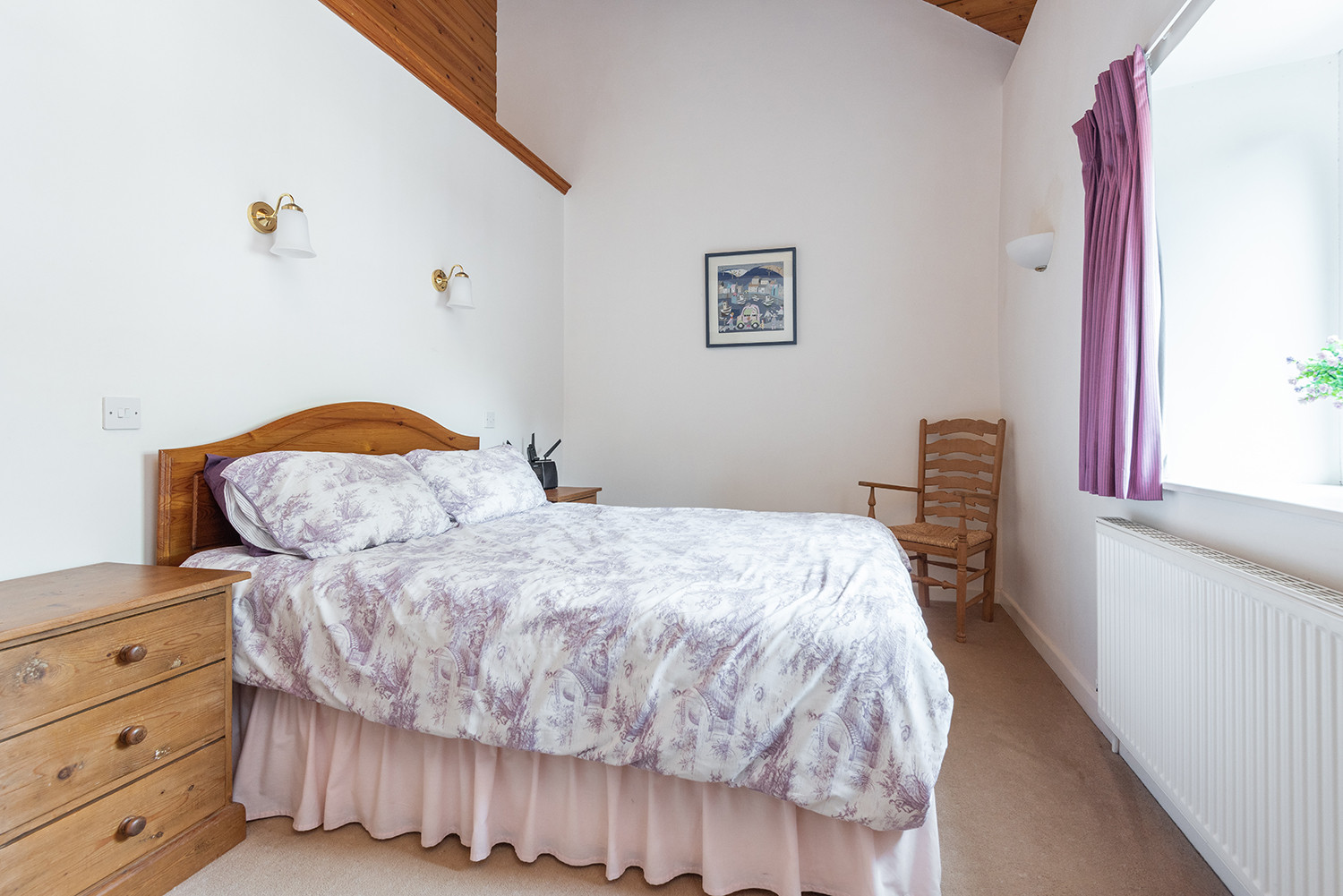 Another look at the double bedroom 