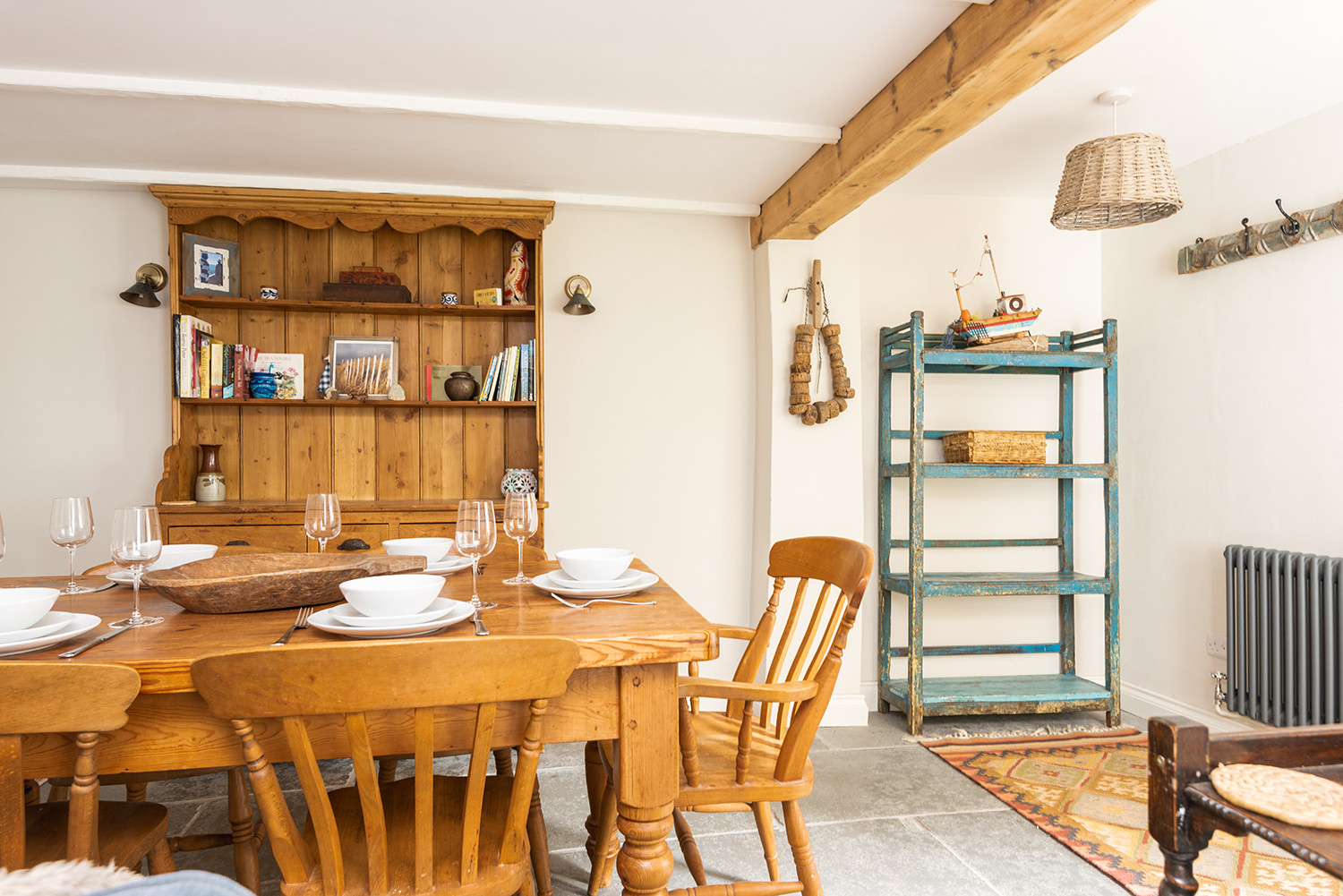 Plenty of storage for boots and coats! 