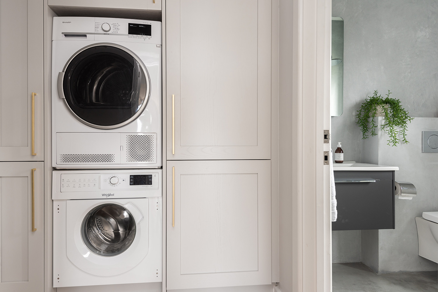 The utility room, with wet room 