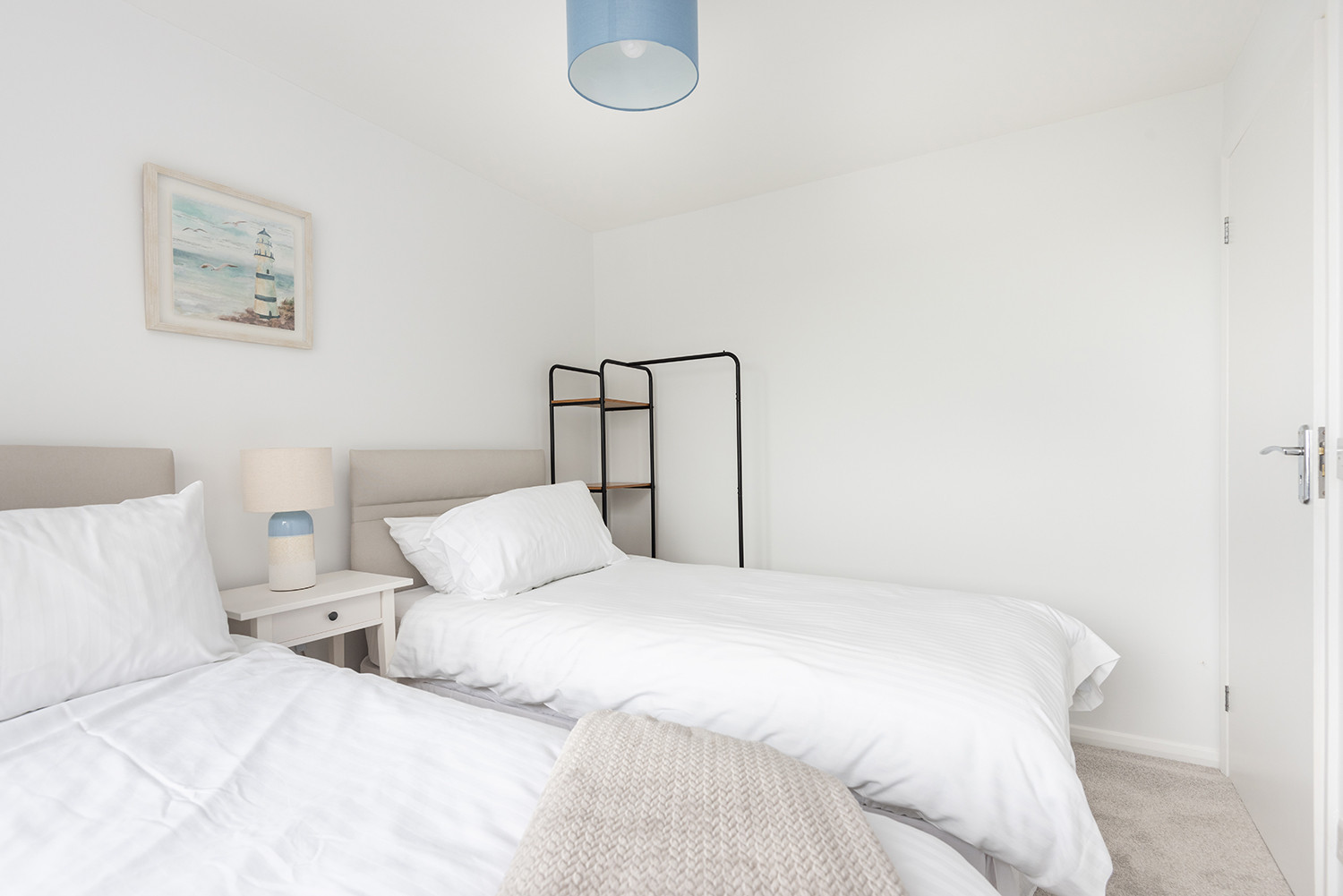 Another view of the twin room.