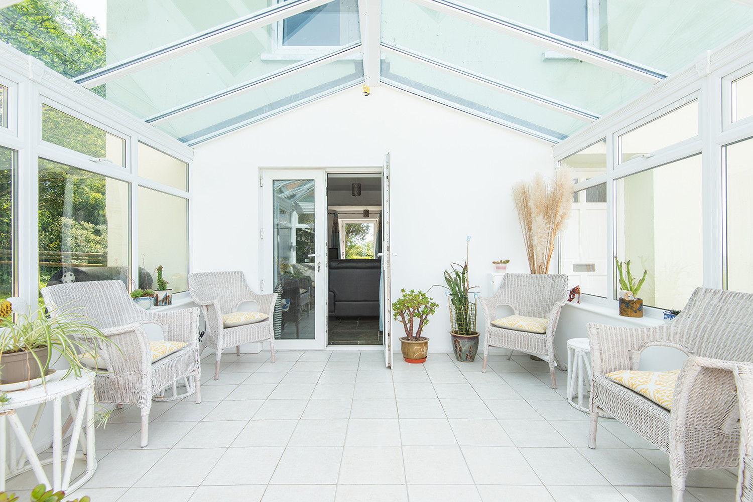 Another look at the conservatory.