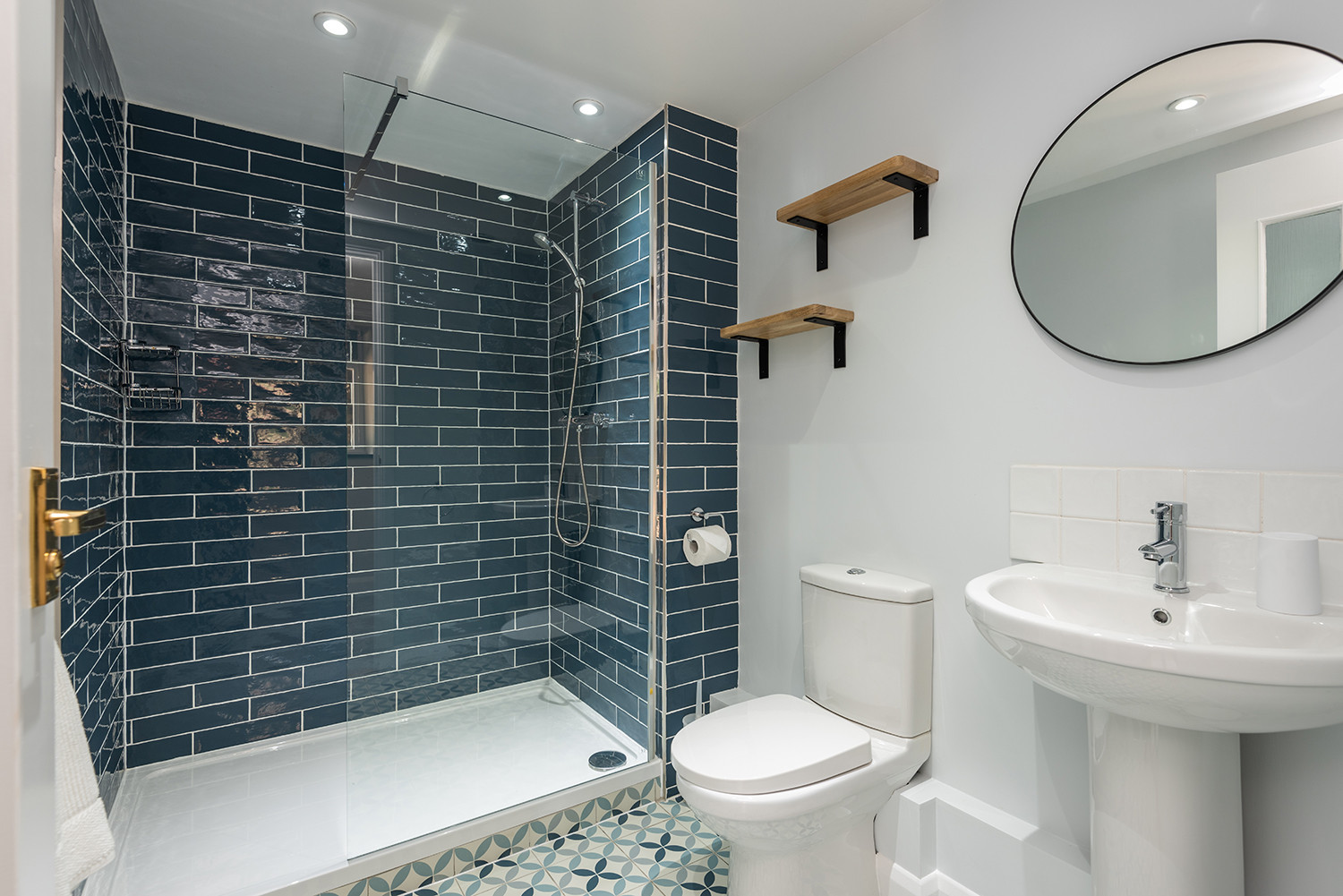 En suite to bedroom 2 