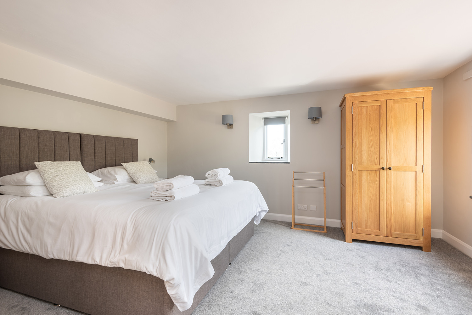The wing bedroom, with twin/superking bed.