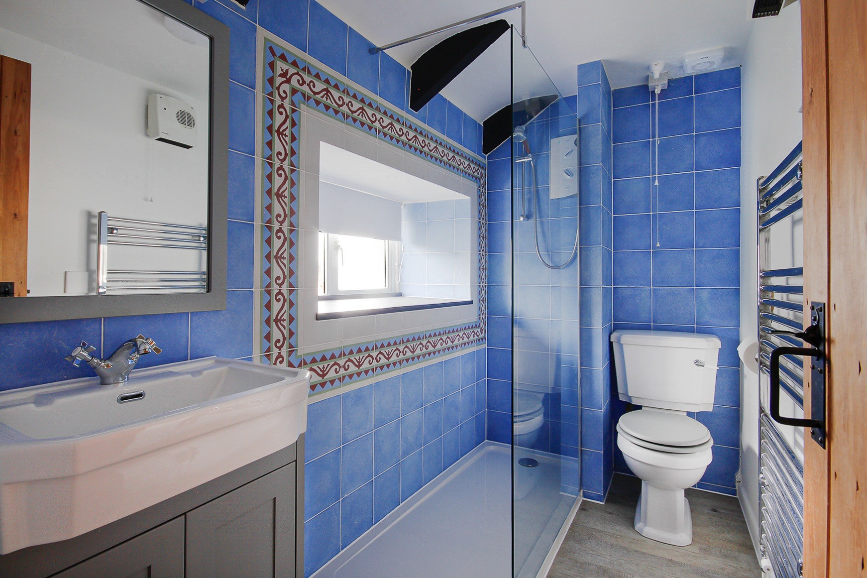Family shower room WC