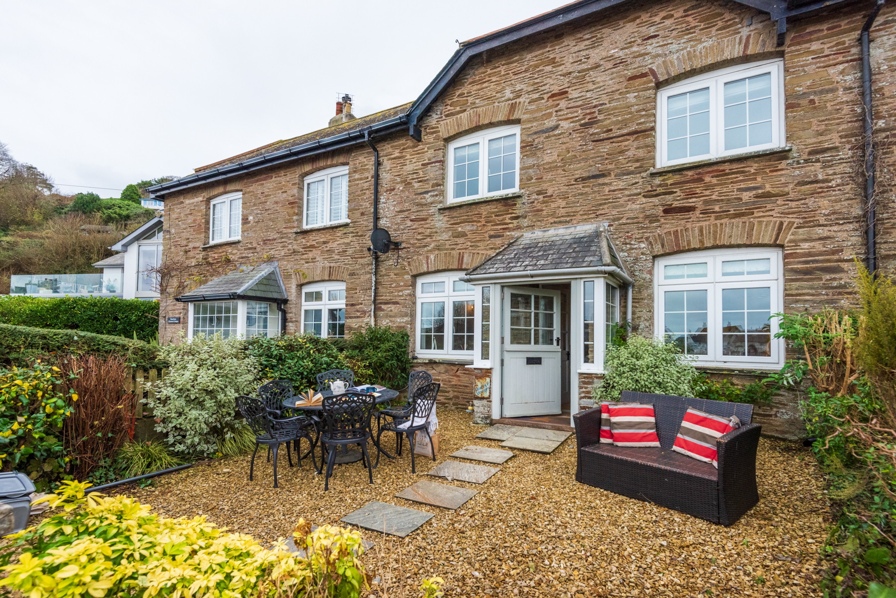 2 Florence Cottages, 3 bedroom holiday home situated in coastal Torcross, South Devon