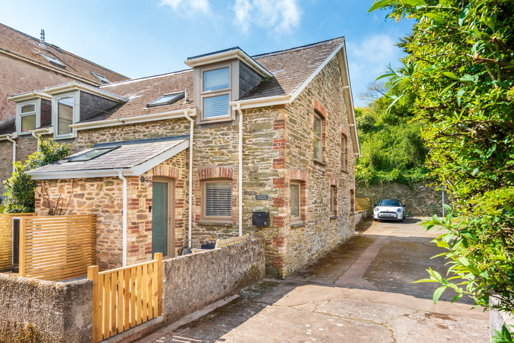 The Hayloft, a stylish 3 bedroom holiday home in East Portlemouth, Devon