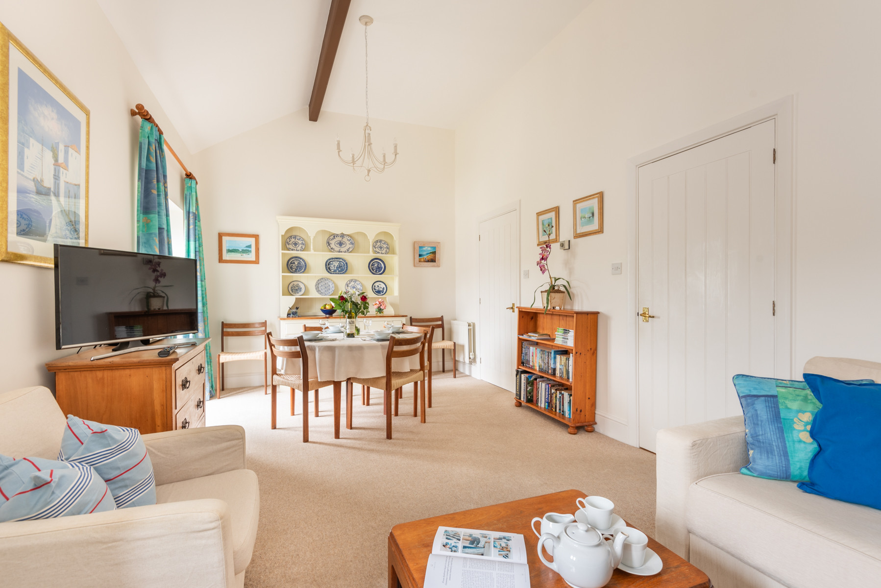 Open plan sitting and dining room