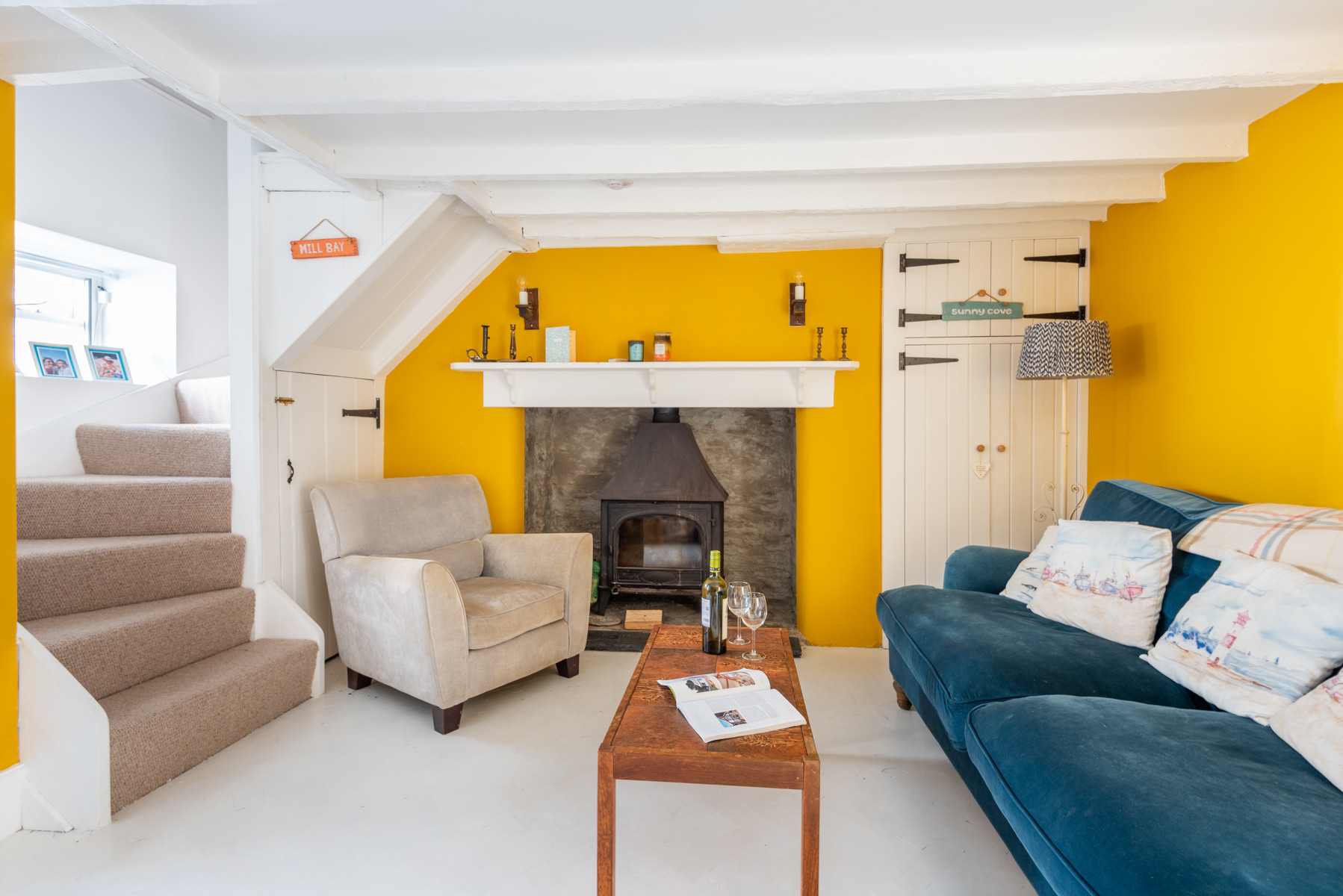 Pretty cottage with log burner perfect for a romantic break or small families to enjoy precious holidays together.