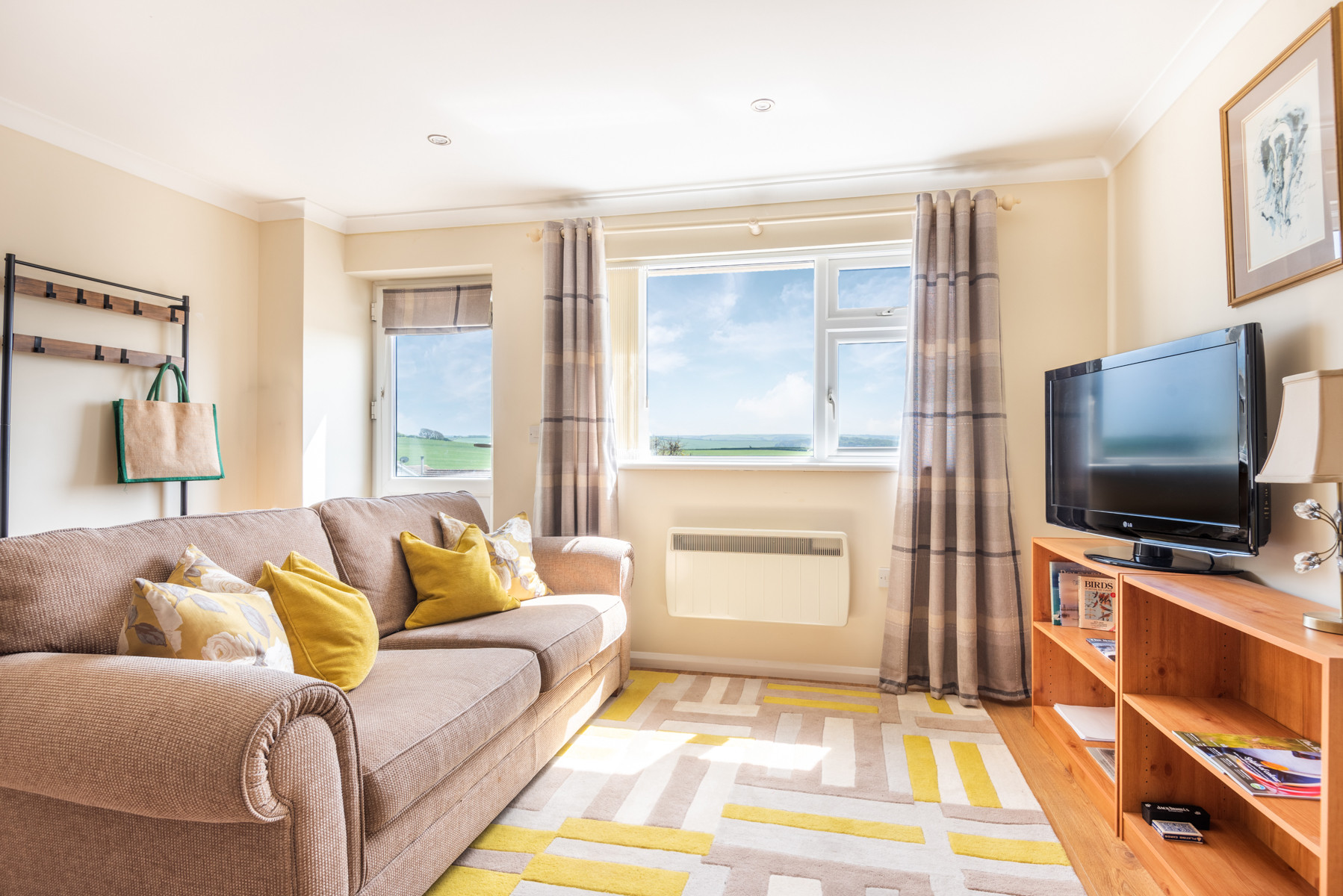 Another view of the lounge