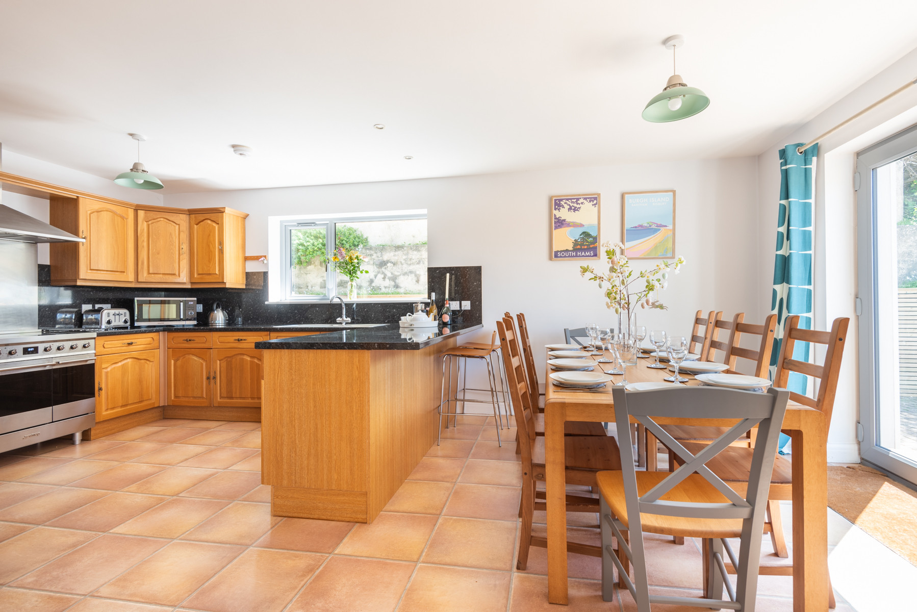 Open plan living and dining 