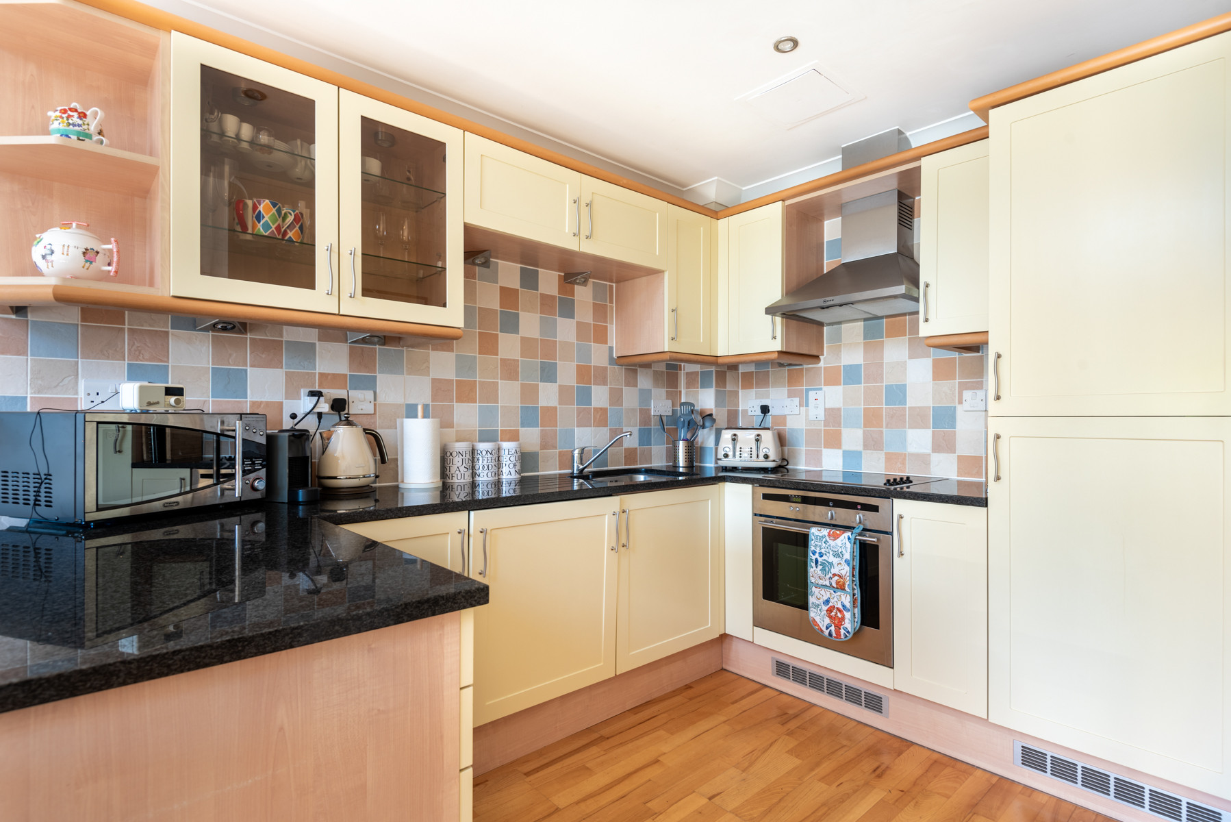 The well-equipped kitchen.