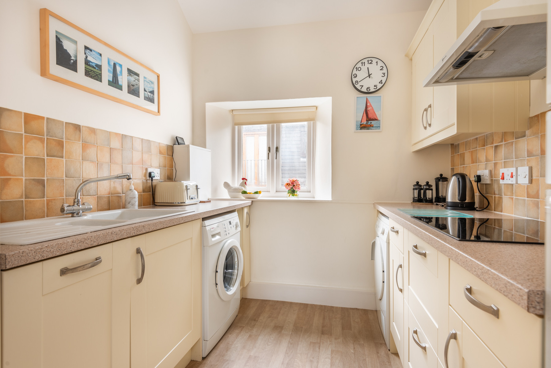 Contemporary separate kitchen