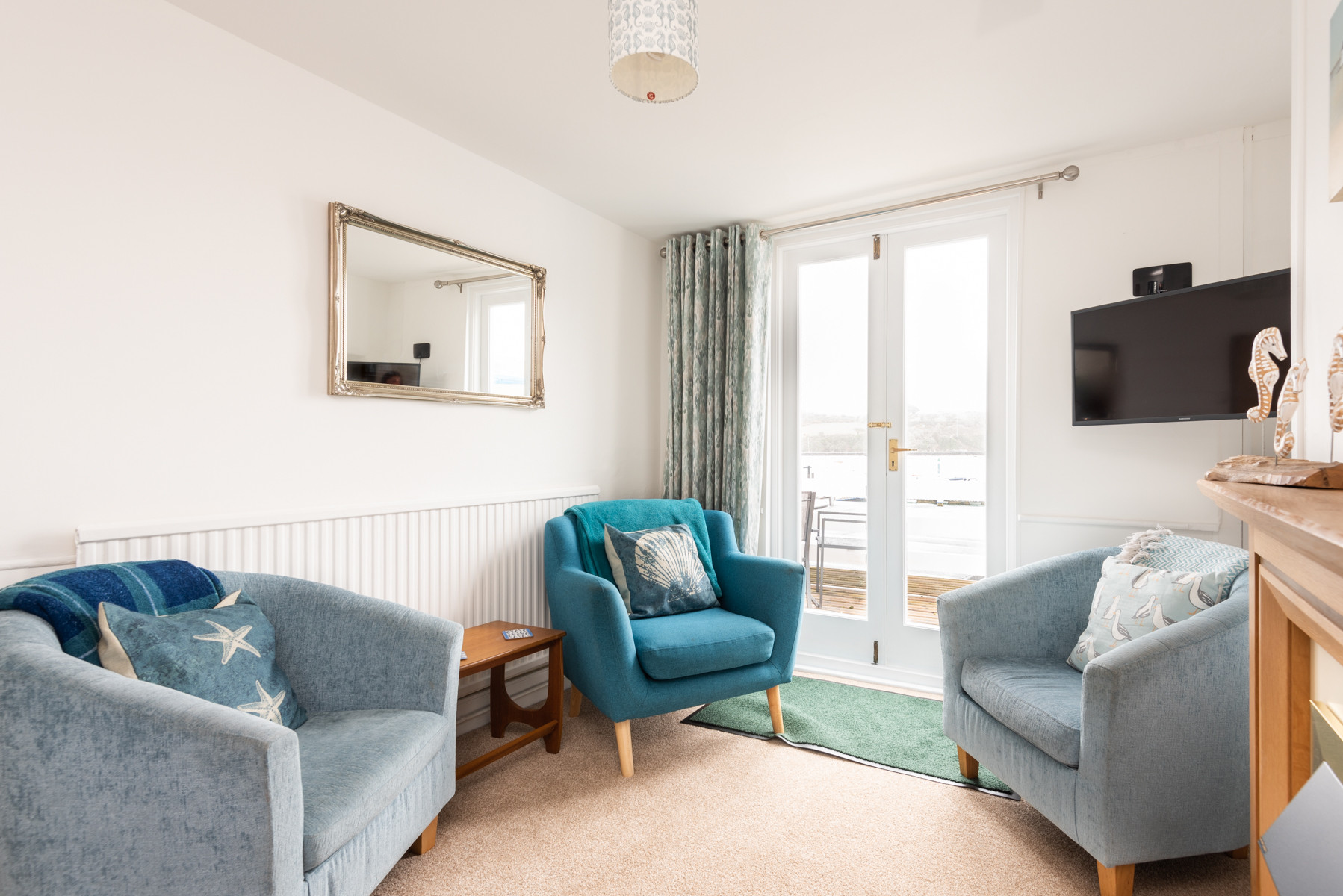 Another look at the lounge