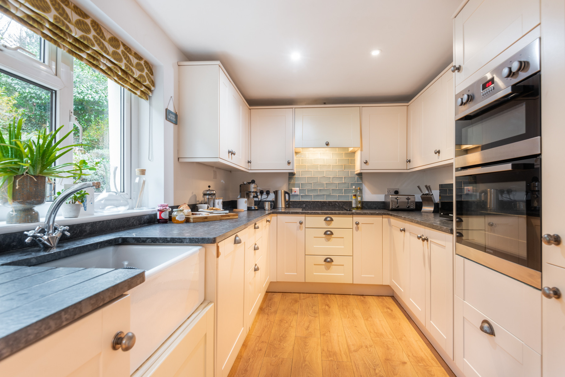 The well equipped kitchen