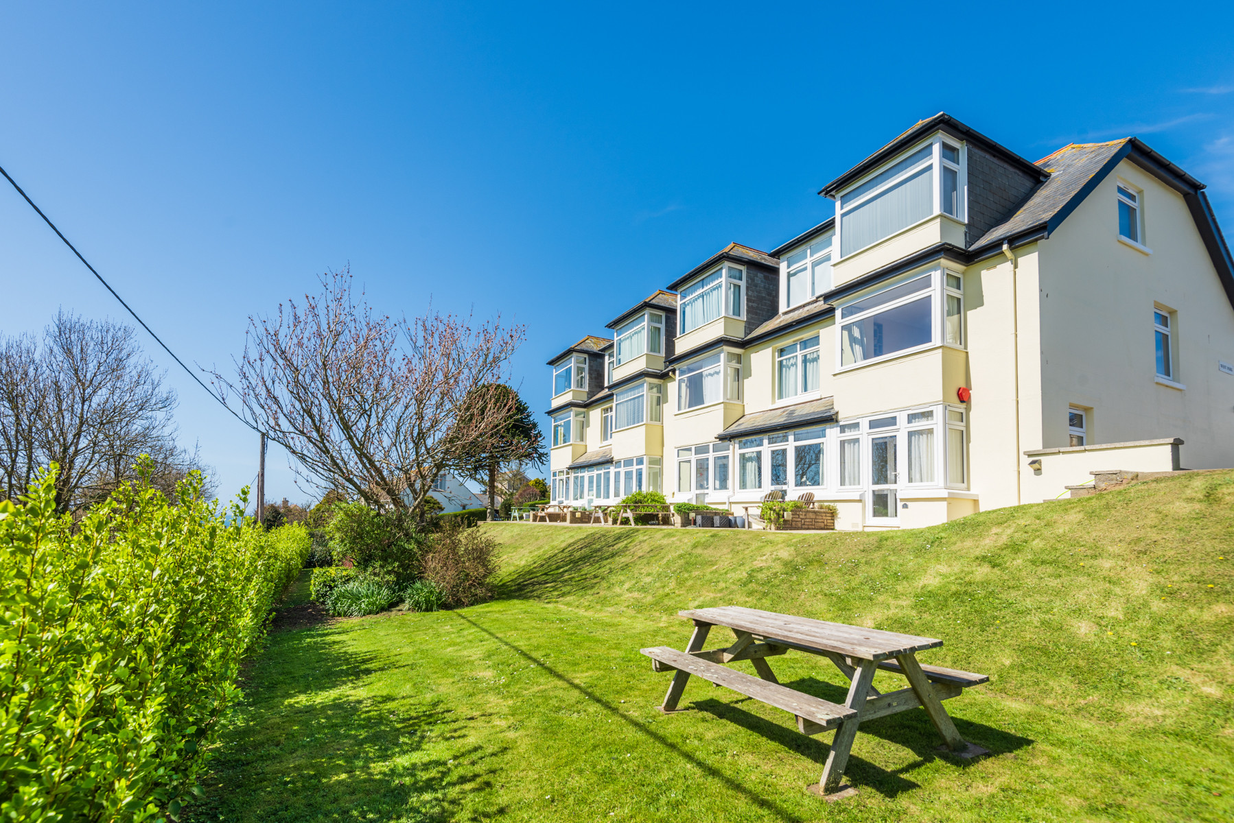5 West Park exterior with its communal lawns.
